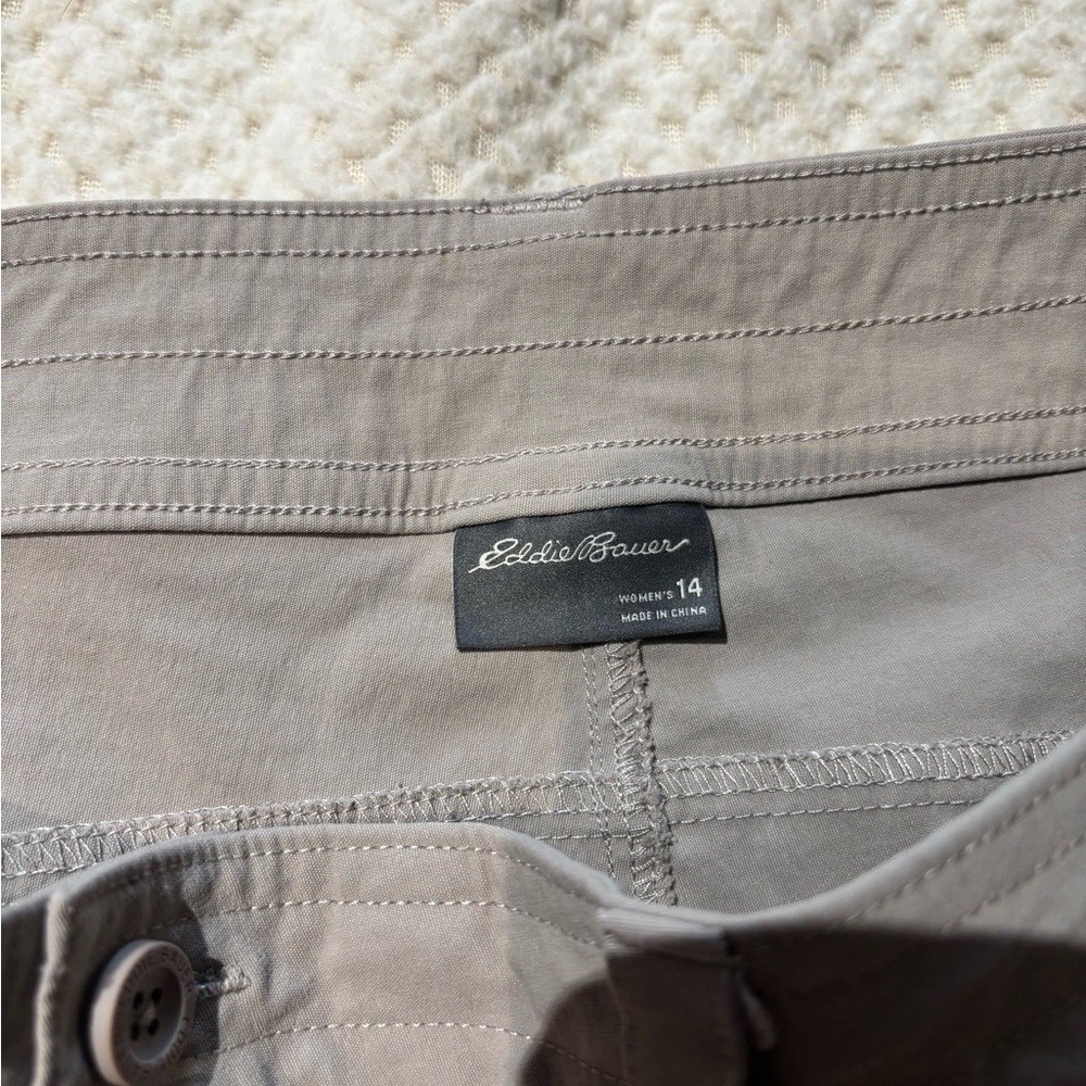 Eddie Bauer Light Taupe Cargo Bermuda Shorts - Summer, hiking, cruise, casual - Picture 5 of 7